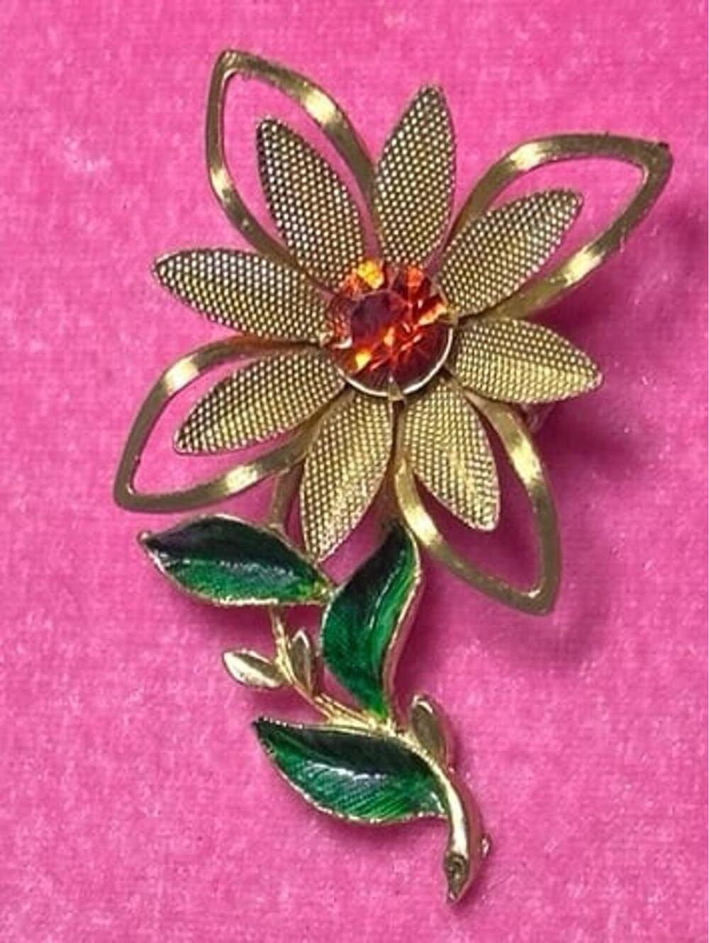 Vintage Flower Brooch Gold-tone Orange center rhinestone with mesh petals! EUC
